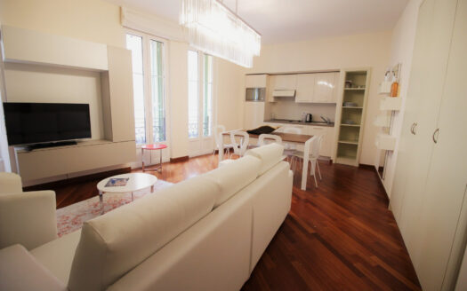 2 PIECES RUE PIETONNE