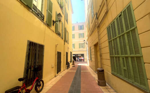 VENTE DROIT AU BAIL – CENTRE-VILLE MENTON RUE PIÉTONNE