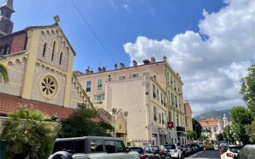 DROIT AU BAIL 75 m² MENTON CENTRE VILLE