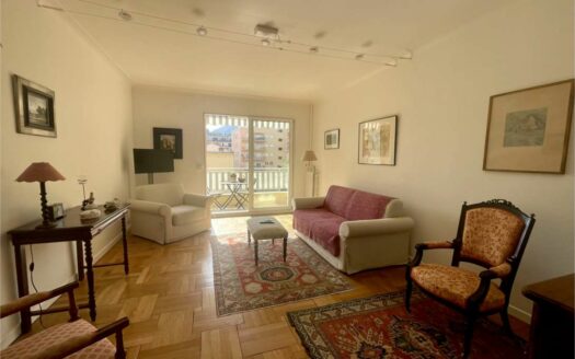 GRAND 3 PIÈCES 94 M² CENTRE VILLE