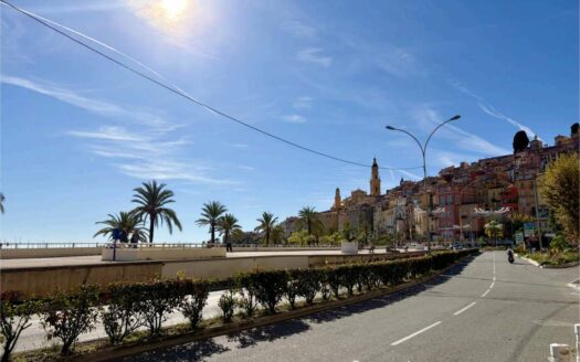 LOCAL 40 M² GARAVAN