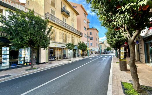 FONDS DE COMMERCE HABILLEMENT MENTON CENTRE VILLE